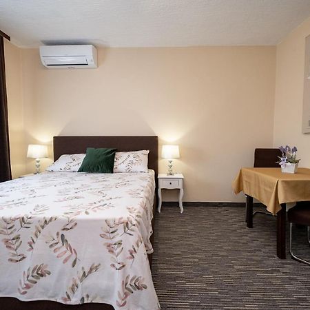 Apartmani Tome ザダル エクステリア 写真