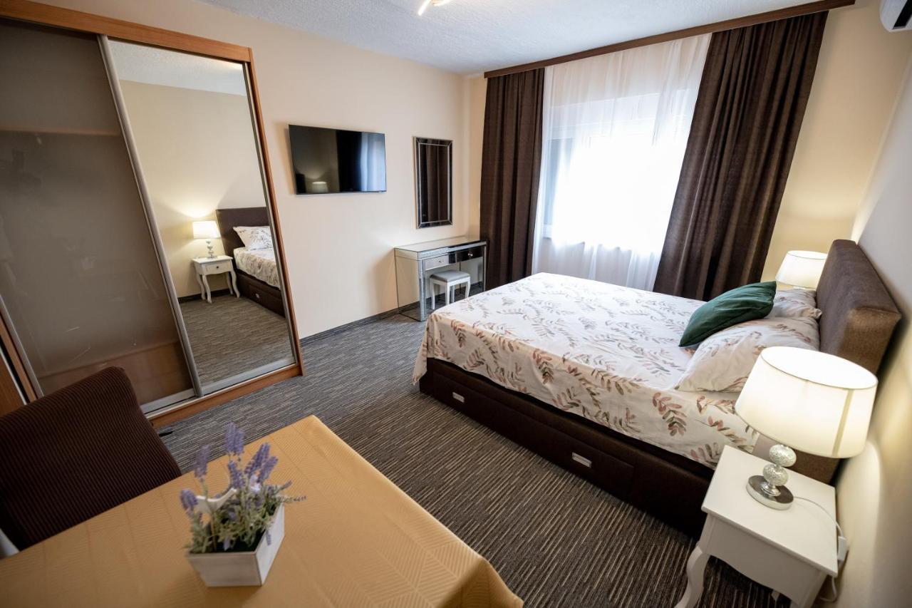 Apartmani Tome ザダル エクステリア 写真